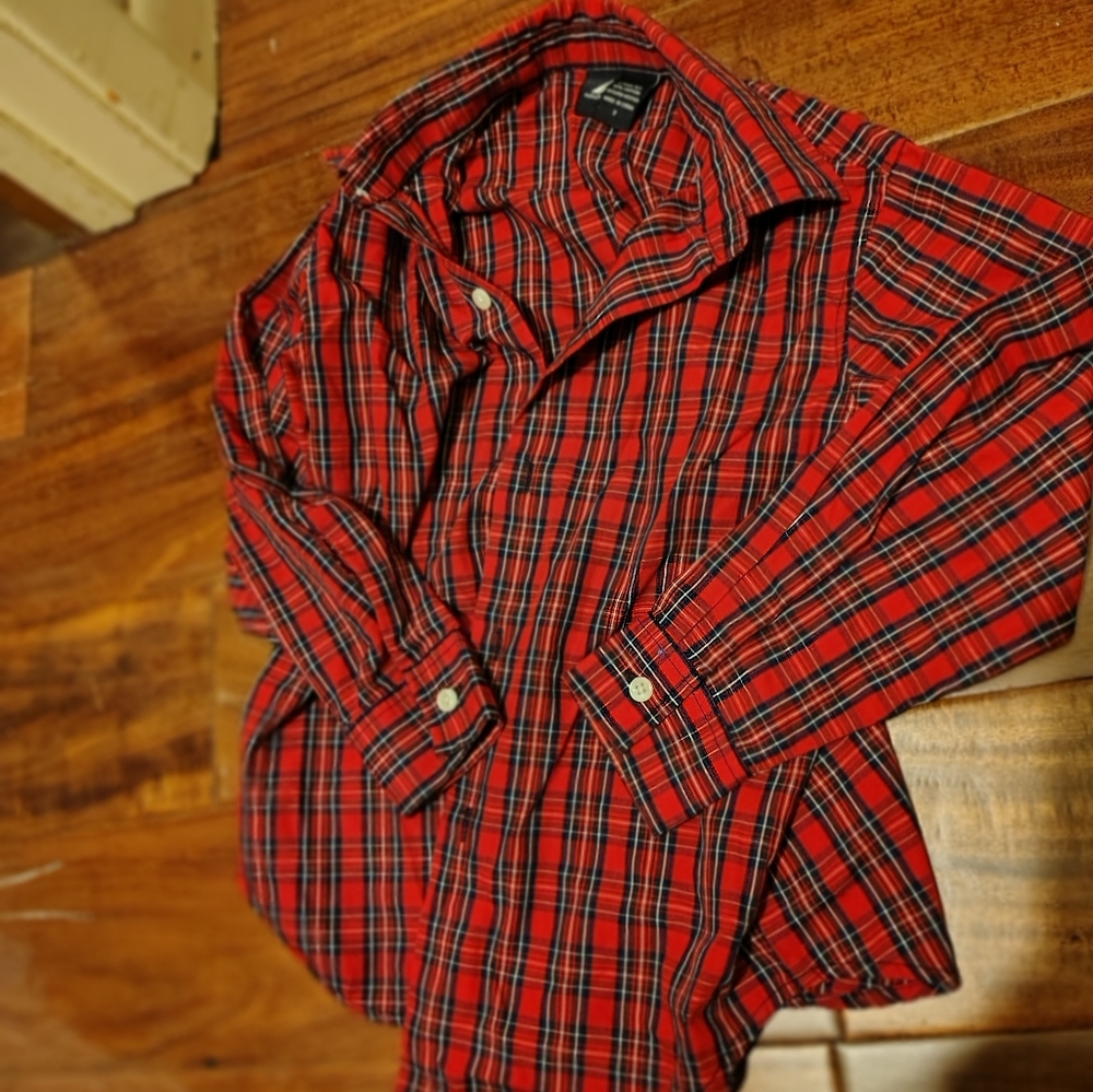 American Eagle Outfitters Red Plaid Casual Shirt